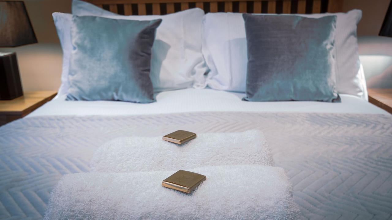 Superb City Center 1 Or 2 Bedroom Apts King Bed Southampton Ngoại thất bức ảnh