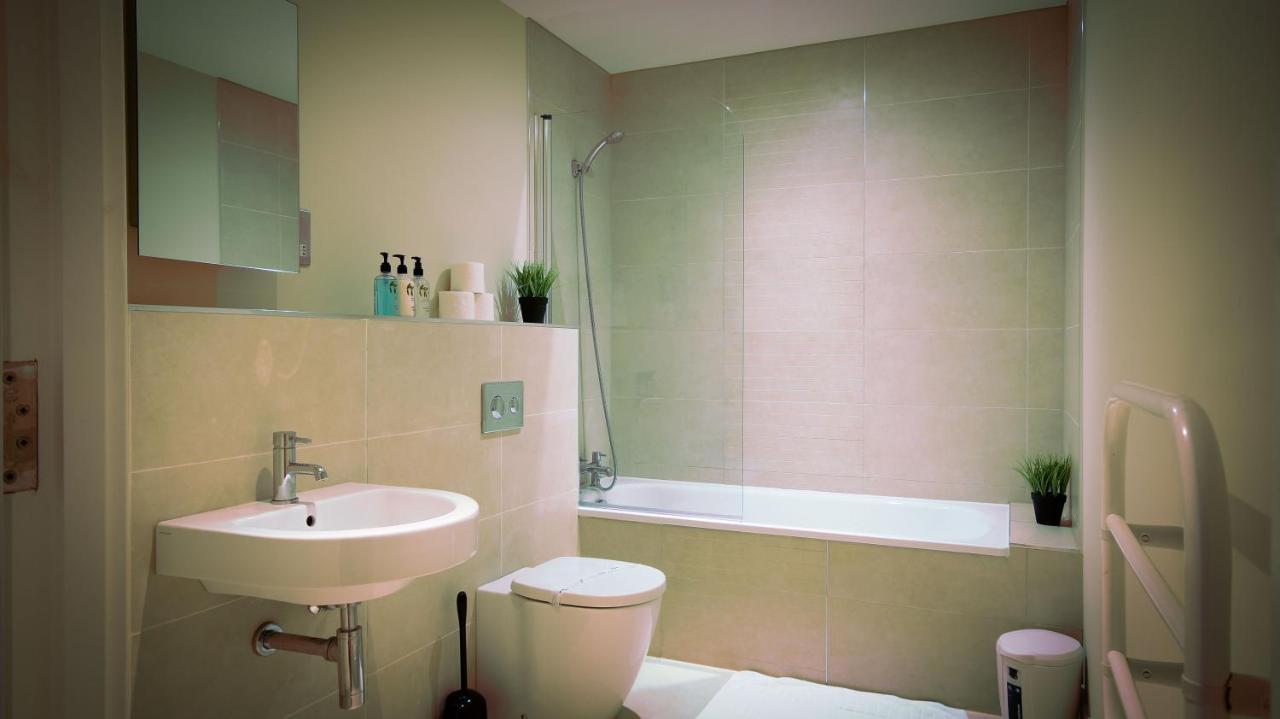 Superb City Center 1 Or 2 Bedroom Apts King Bed Southampton Ngoại thất bức ảnh